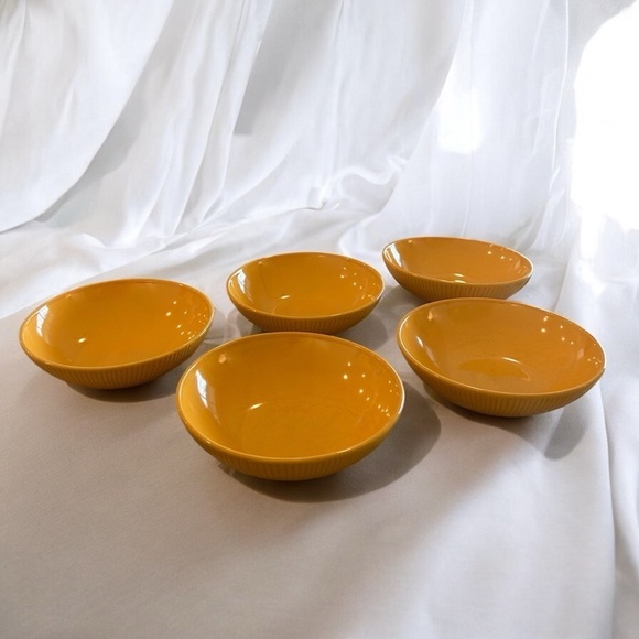 Set of 5 - 7” Diameter Bowls - Sunflower Yellow - Good Condition (Unbranded) - Picture 3 of 6